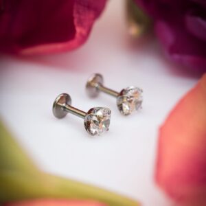 Neometal Clear Prong Earrings